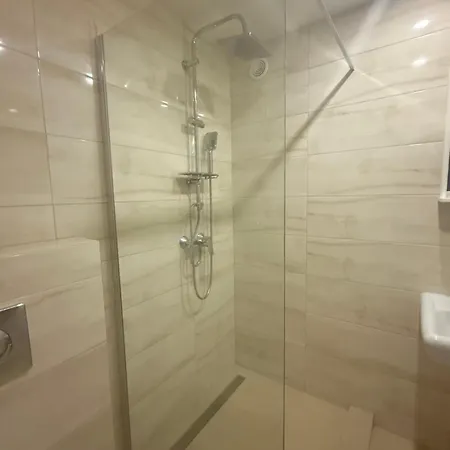 Daire Od Rzeki Nr 7 *